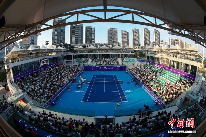 李吉妮、曾丽美/皮特尔分获2025年广网单、双打冠军李吉妮、曾丽美/皮特尔分获2025年广网单、双打冠军