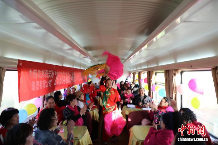 西安铁路局开行乡村振兴年货节旅游专列,西安铁路局开行乡村振兴年货节旅游专列