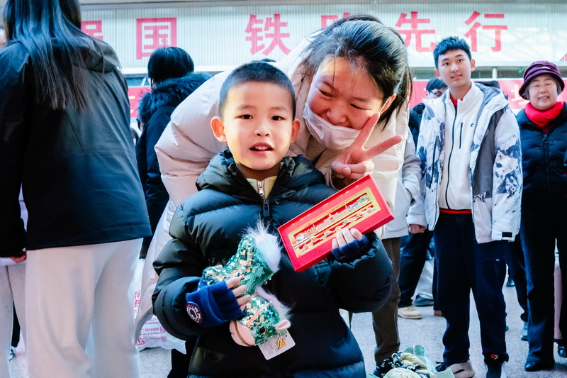 北京西站“三十而立”：19.6亿人次的温暖旅程与崭新起点